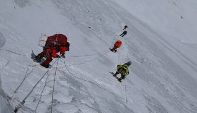 A picture of Everest climbing in 2019