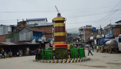 Tongba statue at Dhankuta Hile bazaar