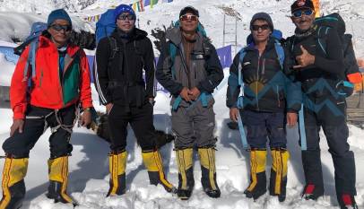 Manaslu summiteers